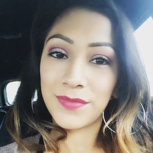 Meet your Posher, Alexandra